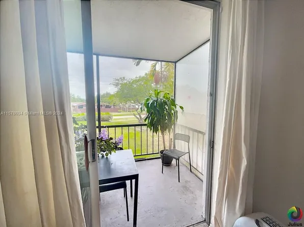 7100 NW 17th St APT 207, Plantation, FL 33313
