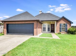109 Country Mile Dr, Youngsville, LA 70592