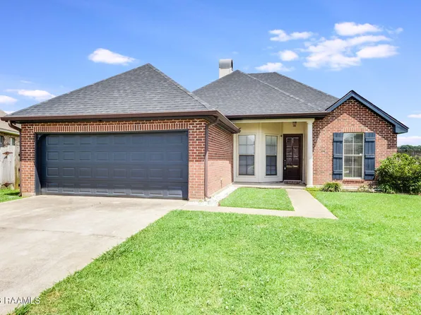 109 Country Mile Dr, Youngsville, LA 70592