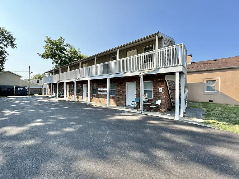 608 Crittenden St #5 — Photo 1