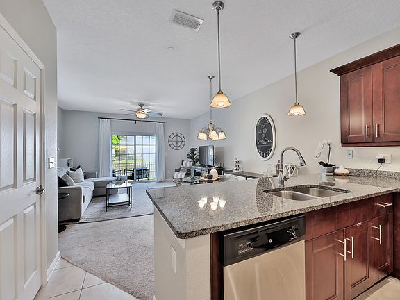4th image of 11288 Estancia Villa Cir #901