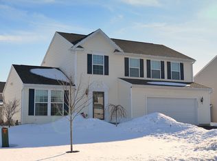 5573 Wyandra Dr, Clay, NY 13041