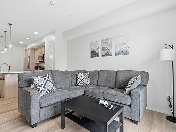 3rd image of 33 W Carringham Gate NW #3207