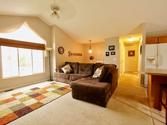 5th image of 1143 N Vista Ln