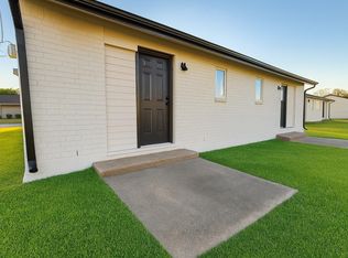 1221 Kingston Dr #B, Wharton, TX 77488