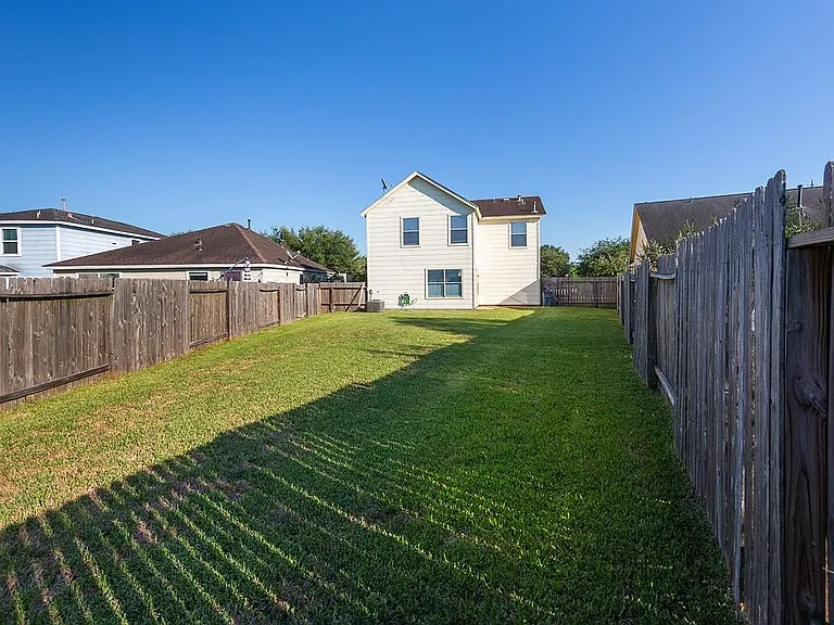 3603 Avalon Castle Dr — Photo 32