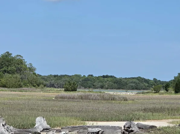 68 Airport Circle, Beaufort, SC 29907