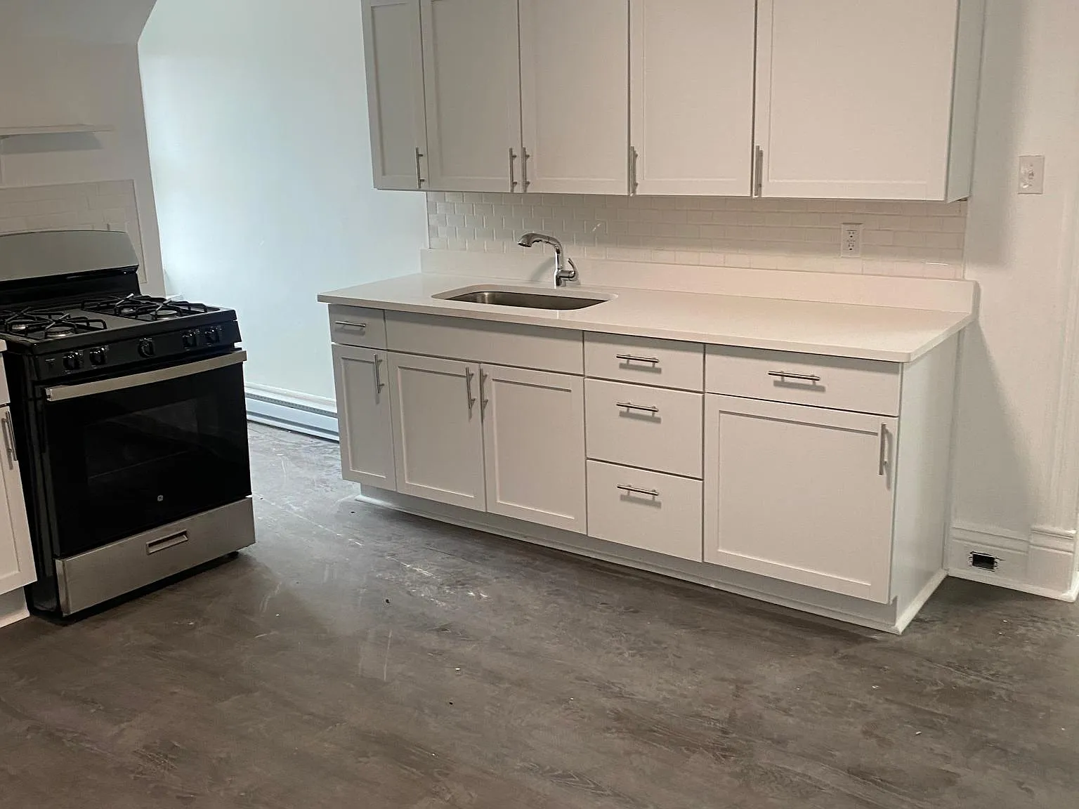 2 bed, 850 sqft, $1,625 — Photo 1