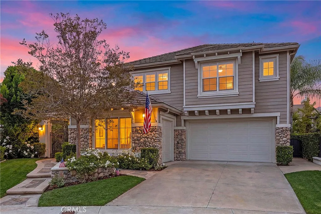 5 bed, 3206 sqft, $8,000 — Photo 1