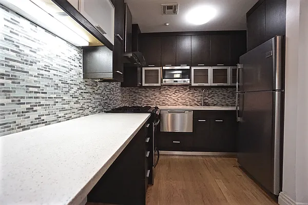 Rented by Bizzarro Agency | media 34