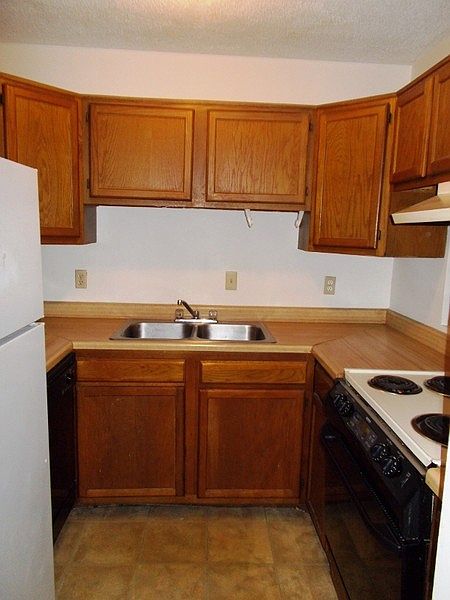 1st image of 12732 Woodside Ln