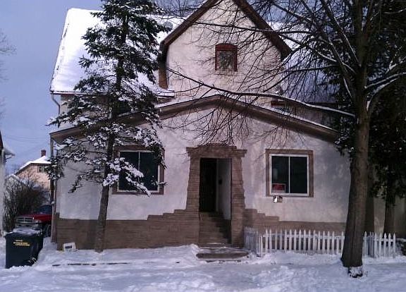 2nd image of 825 20th Ave NE