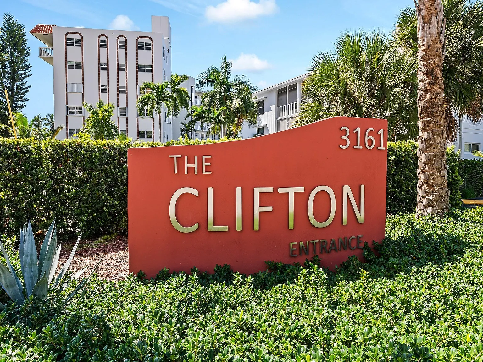 2 bed, 1109 sqft, $2,200 — Photo 1