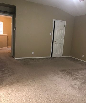 3rd image of 2812 Encino Wood