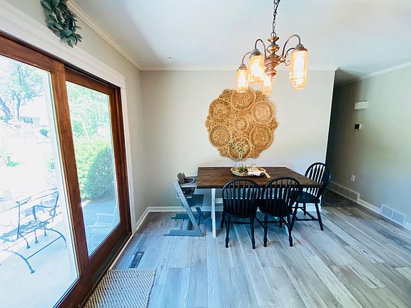 4th image of 1506 Oakwood Dr