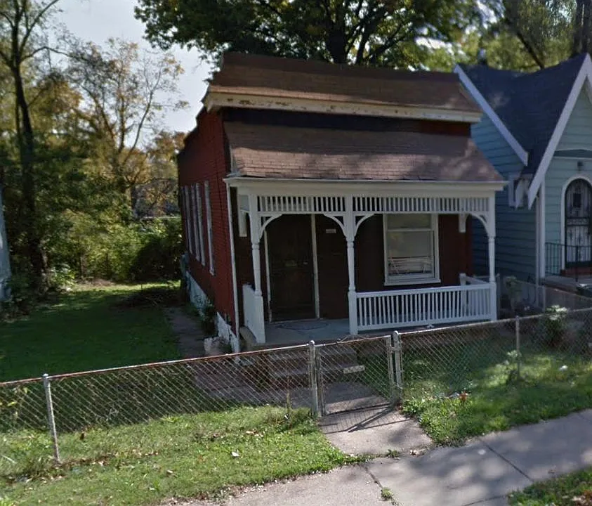 5528 Gilmore Ave