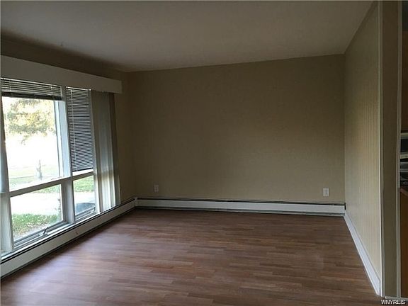 3rd image of 54 Jenell Dr