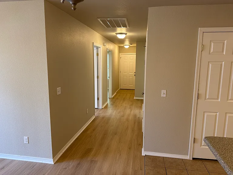 1586 N Evening Shade Dr — Photo 4