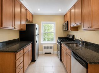652 Washington St #3A, Brookline, MA 02446