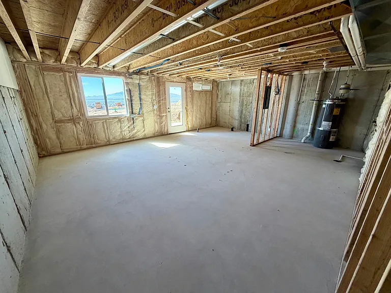 142 E Levengrove — Photo 10