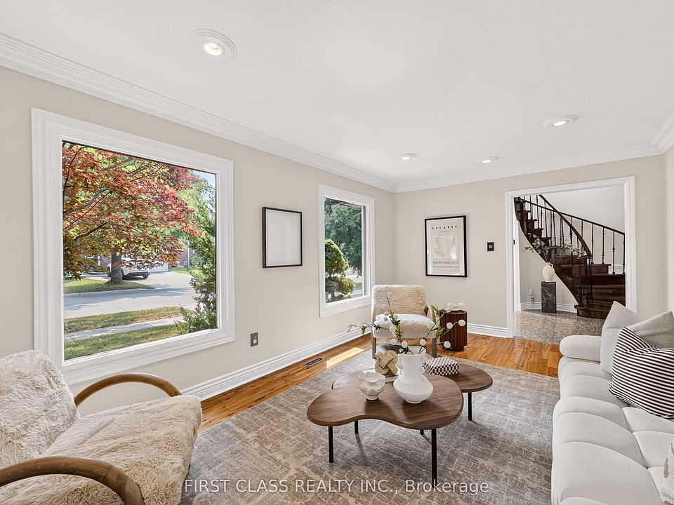 1st image of 19 Tomlinson Cir