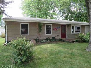 1316 Glenwood Rd, Bloomington, IL