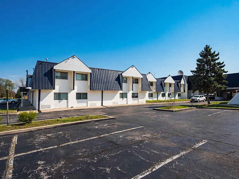 Lumarc Apartments — Photo 15