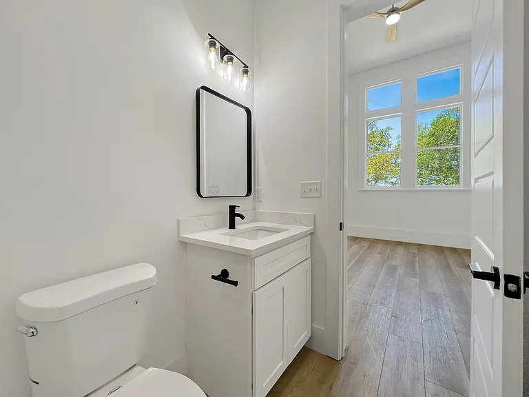 Holy Cross Apartments — Photo 22