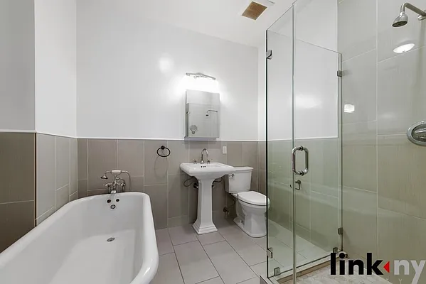 Rented by Link NY Realty | media 11