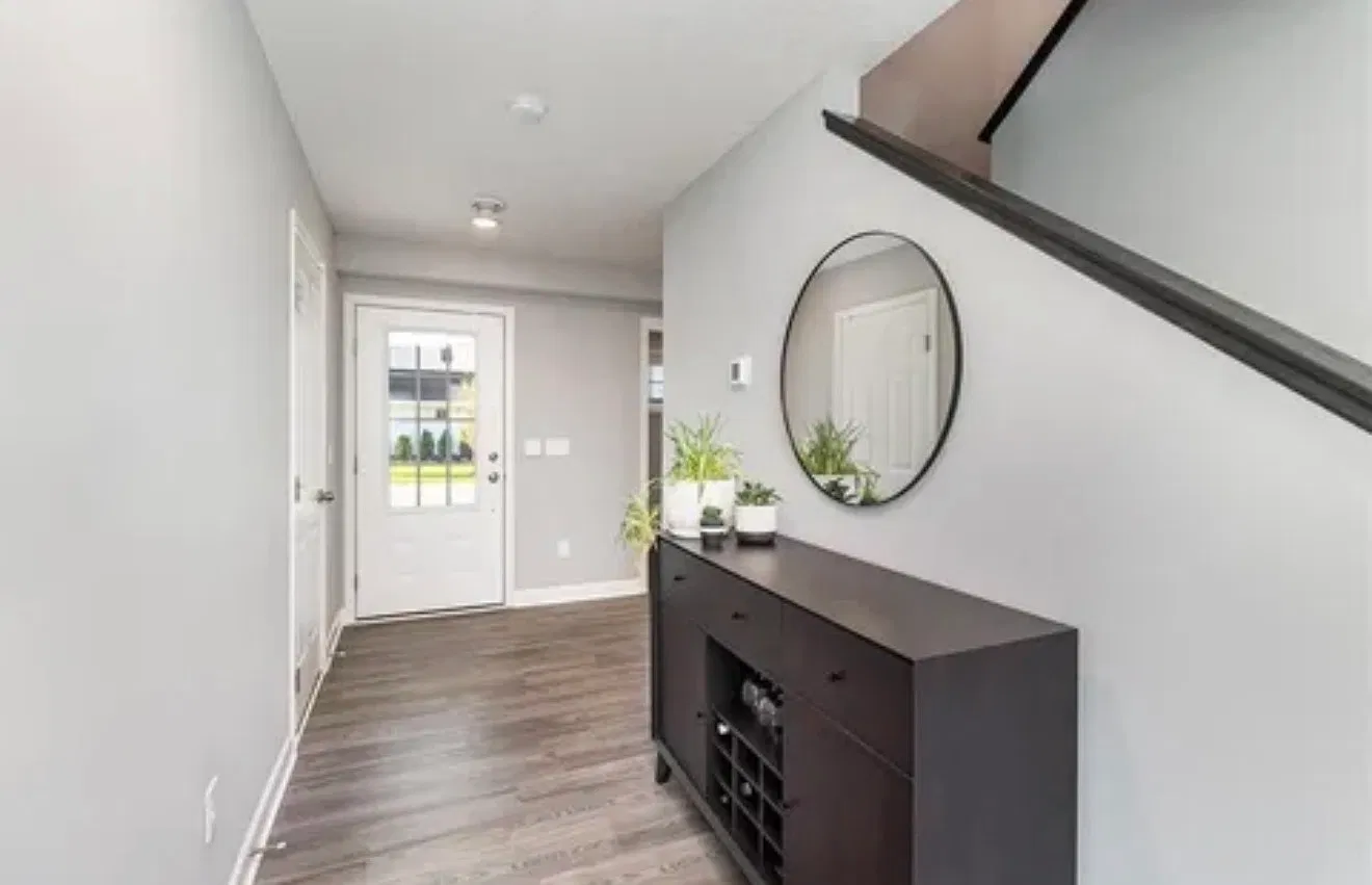 3 bed, 2.5 bath, 1837 sqft, $2,730 — Photo 2