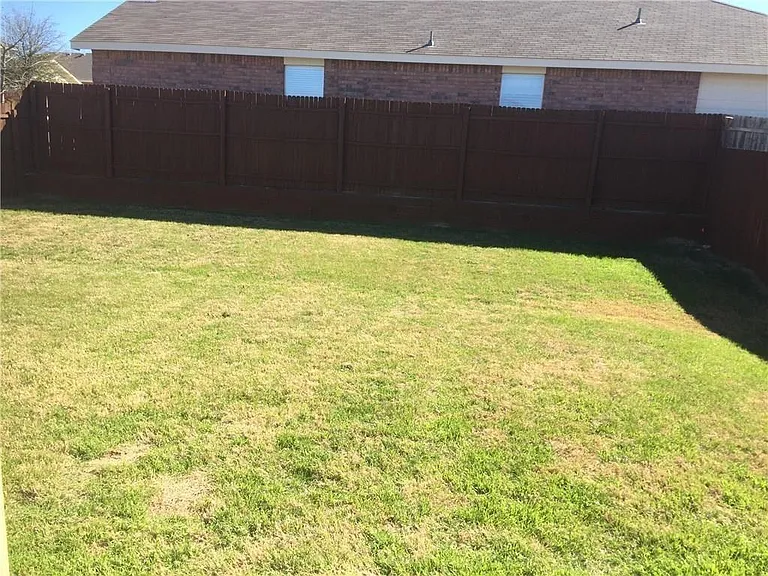 6812 Valley Creek Dr — Photo 22
