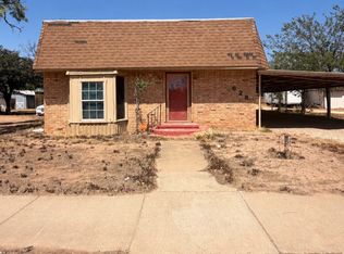 628 W Lake Dr, Hamlin, TX 79520