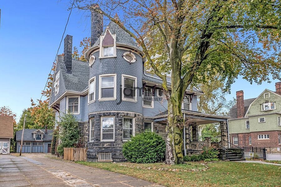 1st image of 1848 E 89th St #302
