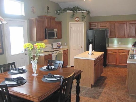 3rd image of 10401 Brangus Dr