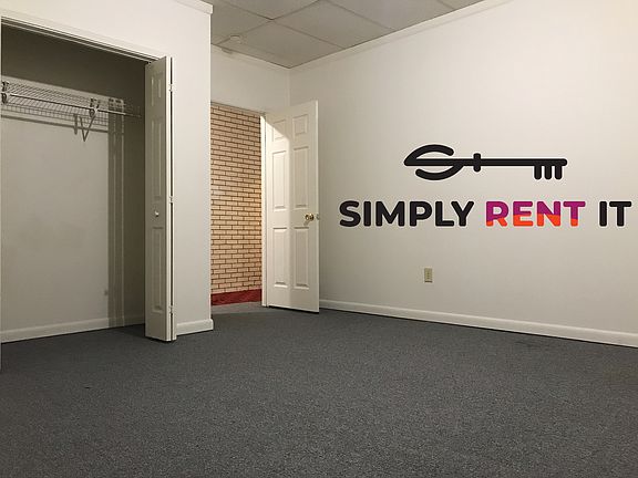 4th image of 210 N Main St #4