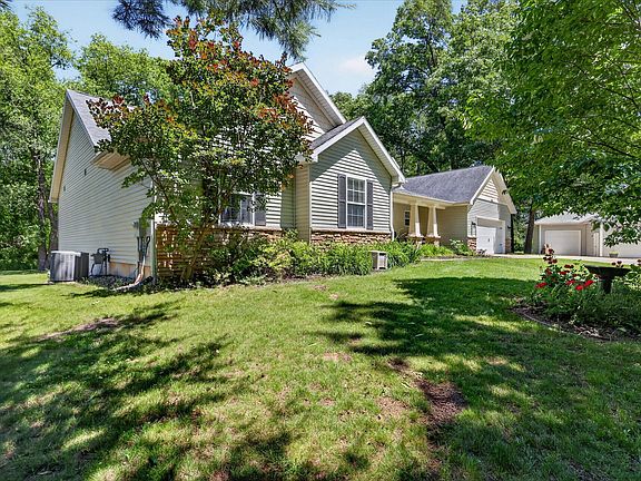 3rd image of 8669 Lilly Ridge Dr SE