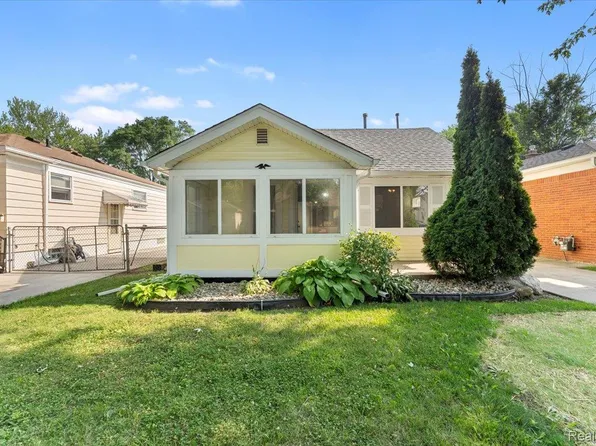 1848 Russell Ave, Lincoln Park, MI 48146
