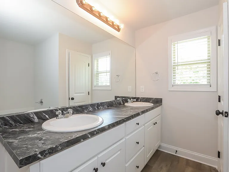 150 Heartland Cir — Photo 10