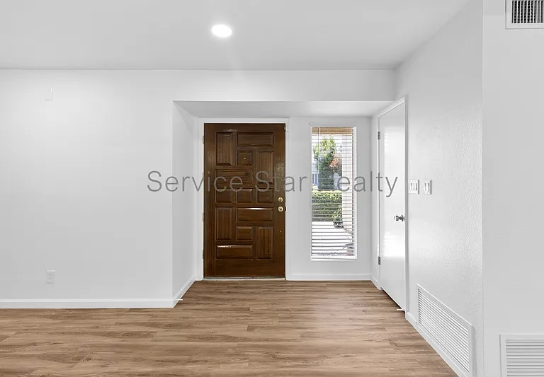 7320 E Rose Ln — Photo 4