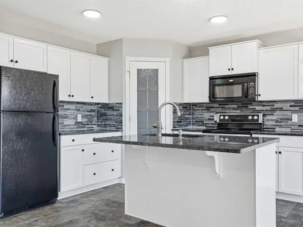 207 N Sagewood Dr SW, Airdrie, AB T4B 3B3