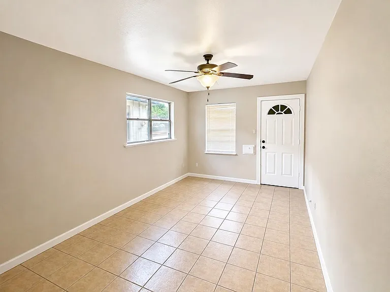 2401 Hadley Ave — Photo 3