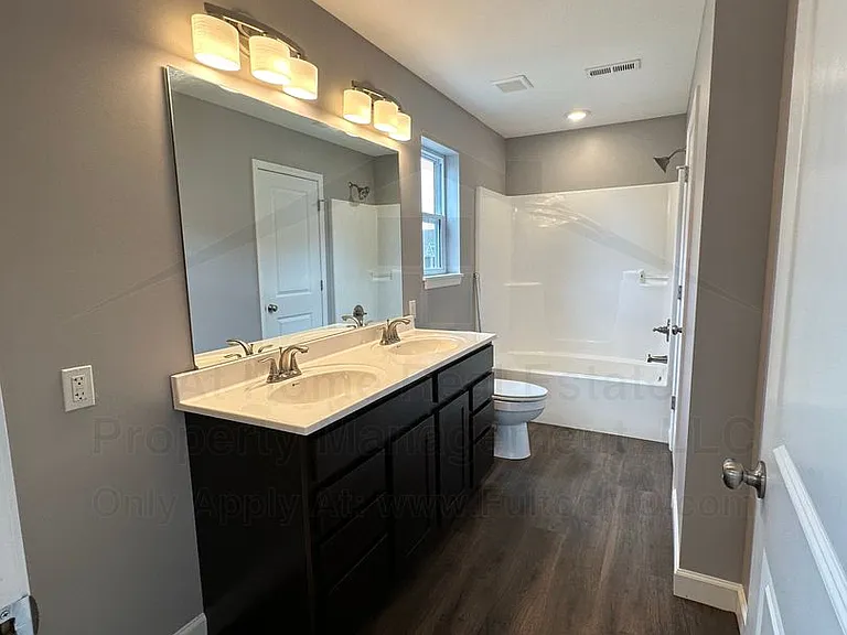 2620 N Bluff St #102 — Photo 22
