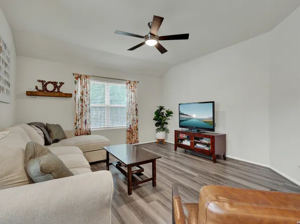 1814 Strawberry Fld, New Braunfels, TX 78130