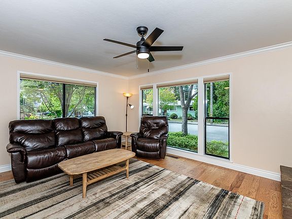 3rd image of 636 Bobelaine Drive