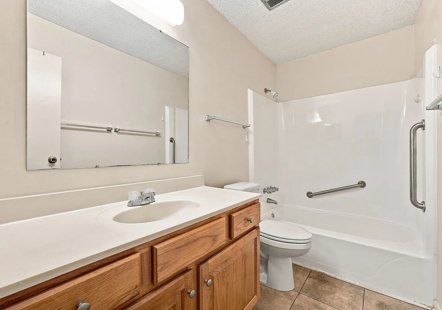 MER-Teresa Village Apartments — Photo 4