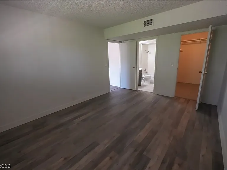 585 S Royal Crest Cir #9 — Photo 6