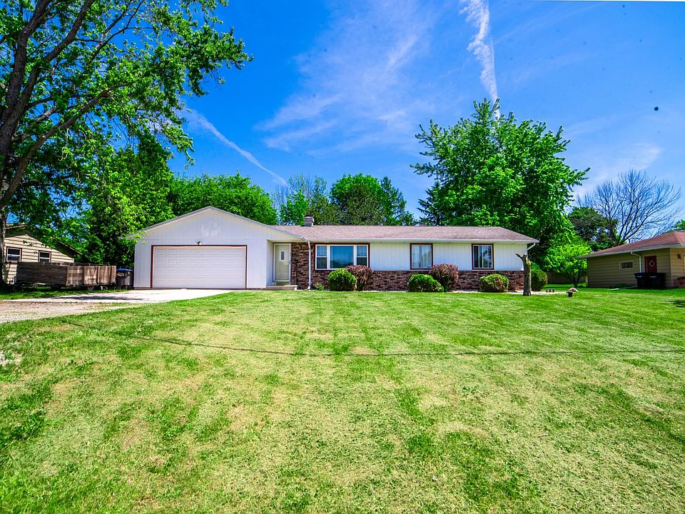 1st image of 4212 Hillcrest Dr