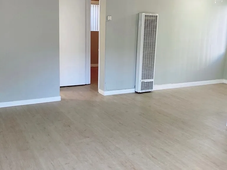 1034 S Ardmore Ave — Photo 3