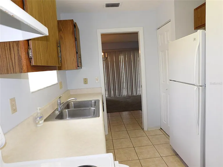 1118 Spring Meadow Dr — Photo 8