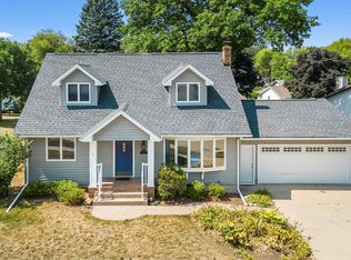 4201 Heritage Rd, Cedar Falls, IA 50613